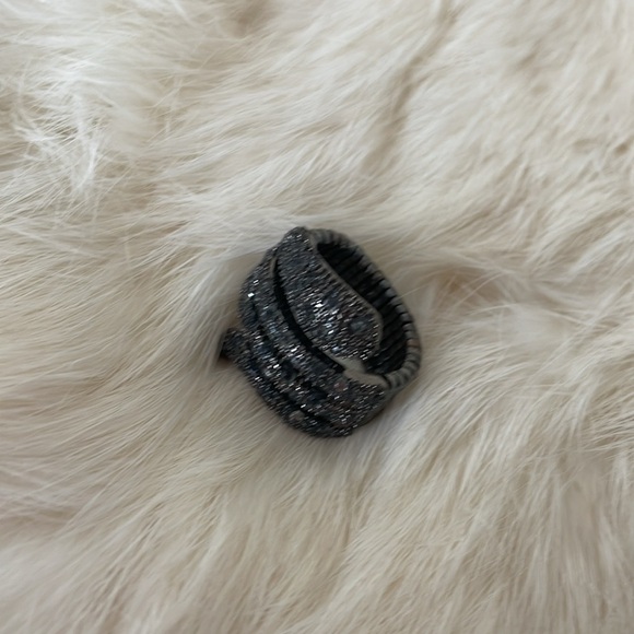 Black Beaded Sparkly Stretch Ring - Picture 2 of 5